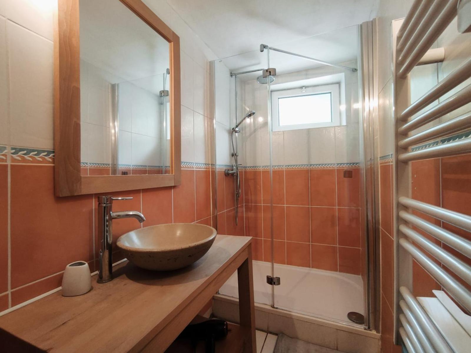 Studio, T2 et T4 - Cliquez ici pour voir nos autres logements dispo et les tarifs - Le Refuge Toy Luz-Saint-Sauveur Chambre photo