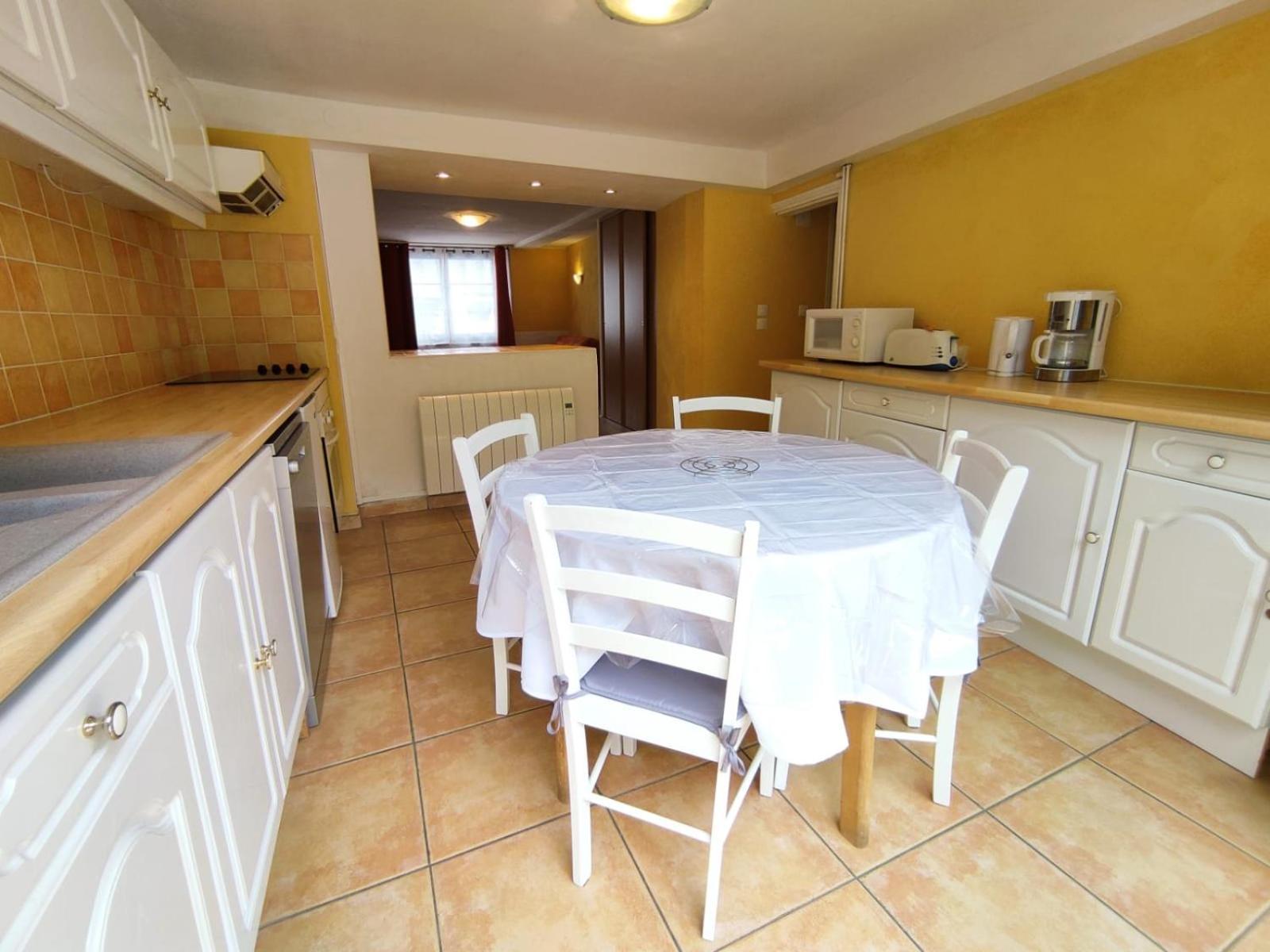Studio, T2 et T4 - Cliquez ici pour voir nos autres logements dispo et les tarifs - Le Refuge Toy Luz-Saint-Sauveur Chambre photo